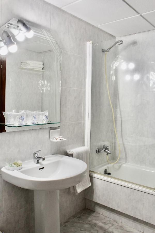 Hotel As Camelias 2*
