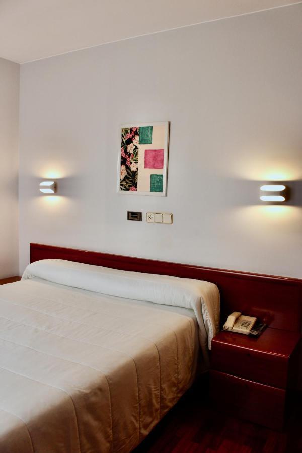 Hotel As Camelias 2*